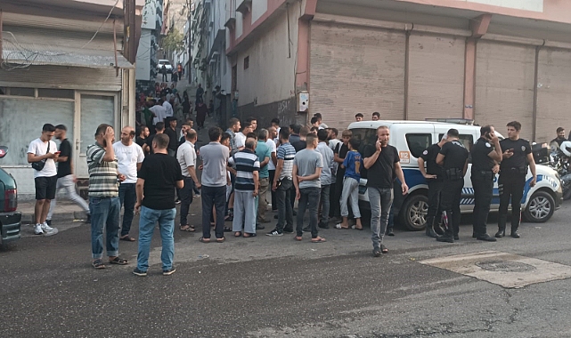 Mahalleli ile uyuşturucu satıcıları arasında kavga: Ölü ve yaralılar var