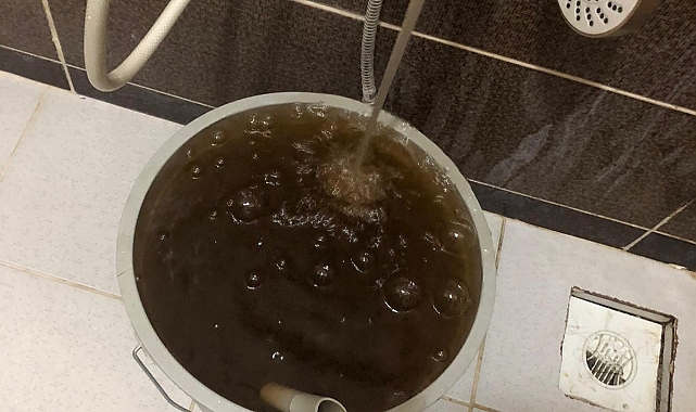 Musluktan su değil çamur akıyor!