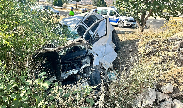 Otomobil şarampole uçtu: 2 yaralı