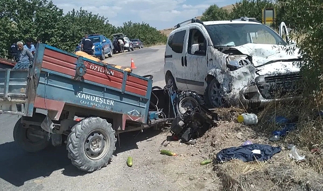 Römorklu çapa makinesi ile hafif ticari araç çarpıştı: 2 yaralı