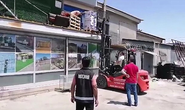 Tel örgü dükkanı sigara imalathanesi çıktı