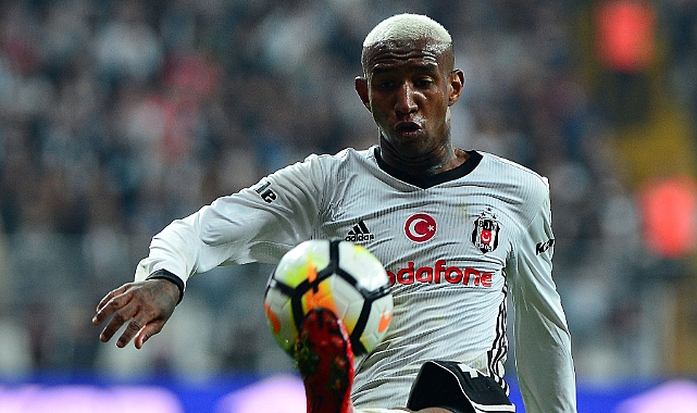 Ünlü futbolcudan transfer açıklaması