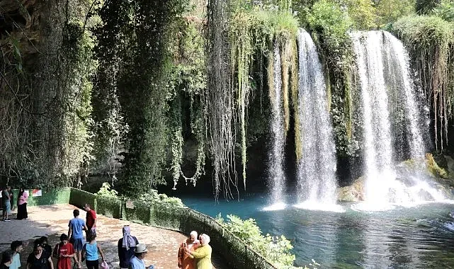 Urfa'nın sıcaklarından bunalan vatandaşlar bakın nereye gidiyor?