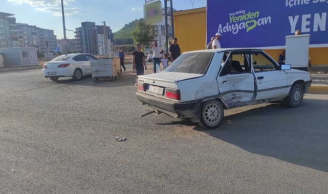 İki otomobil çarpıştı: 2 yaralı