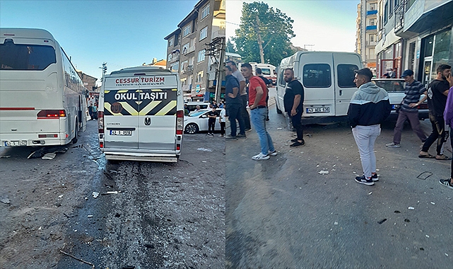 Freni boşalan otobüs park halindeki 4 araca çarptı: 2 yaralı