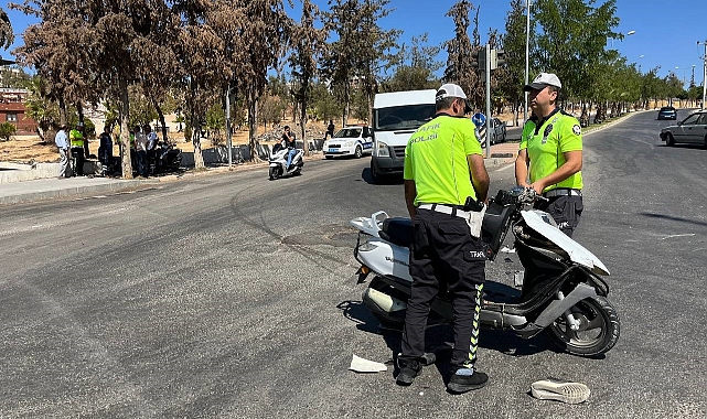 Ambulans ile motosiklet çarpıştı:1 yaralı
