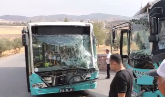 Belediye otobüsü ile halk otobüsü çarpıştı: Çok sayıda yaralı var
