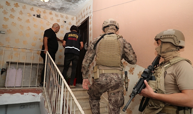 Depremzedeleri dolandıranlara şafak operasyonu: 10 gözaltı