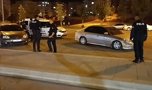 iki grup arasında yan bakma kavgası: Yaralılar var