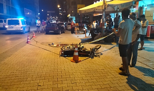 Motosiklet ile otomobil çarpıştı: 1 ölü
