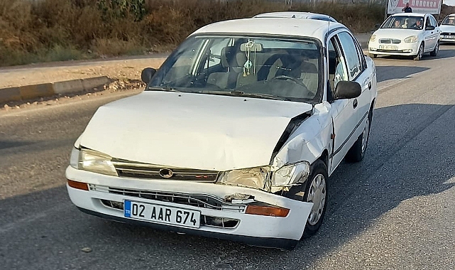 Otomobil polis aracına arkadan çarptı: 2 yaralı