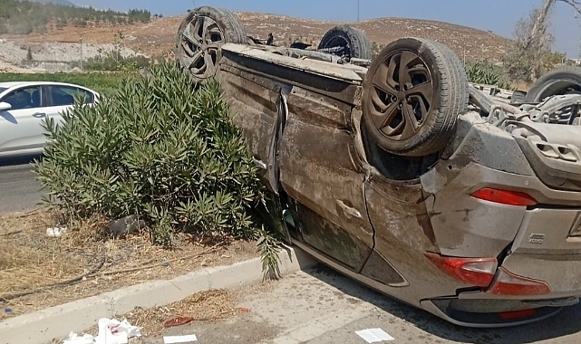 Traktör ile otomobil çarpıştı: 2 yaralı
