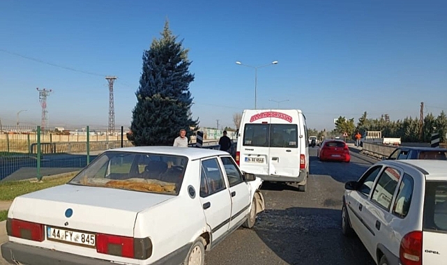 Zincirleme trafik kazası: Yaralılar var