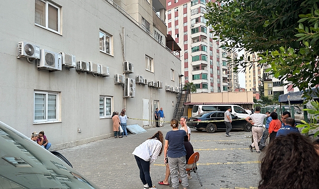 Balkondan dengesini kaybedip düşen çocuk öldü