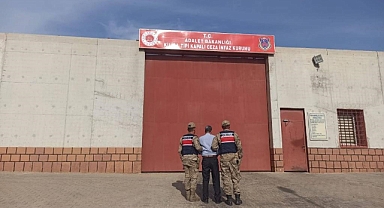 Dolandırıcılık suçundan aranan zanlı kontrol noktasında yakalandı