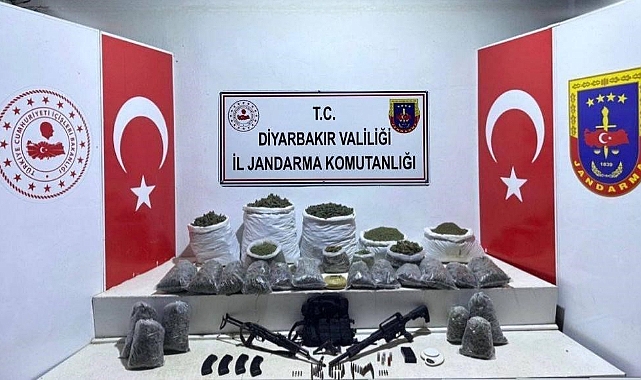 Düzenlenen operasyonlarda uyuşturucu madde ve silah ele geçirildi