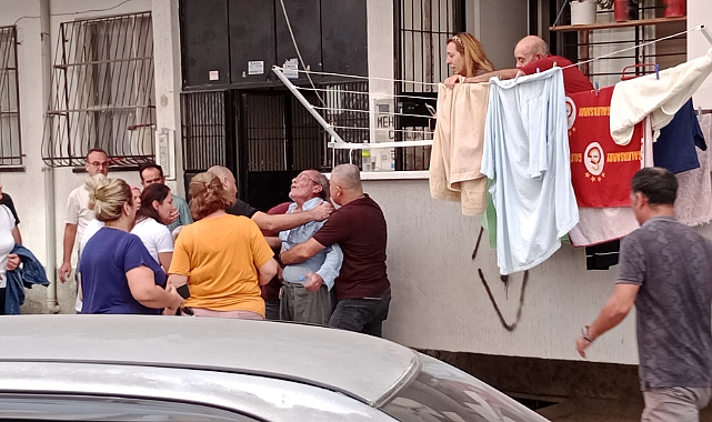Emekli astsubay çocuklarının yanında karısını öldürdü