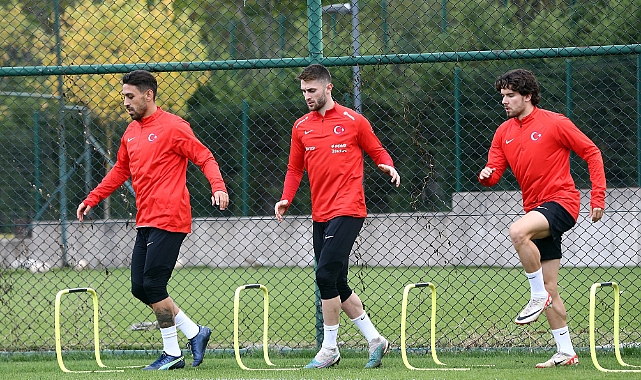 Fenerbahçe’de 12 futbolcu milli mesaide