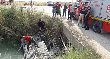 Kanala düşen otomobilin sürücüsü hayatını kaybetti