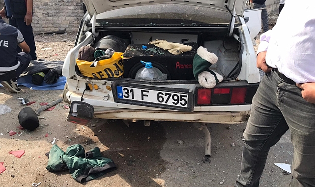 Lastiği patlayan otomobil duvara çarptı: 1 ölü