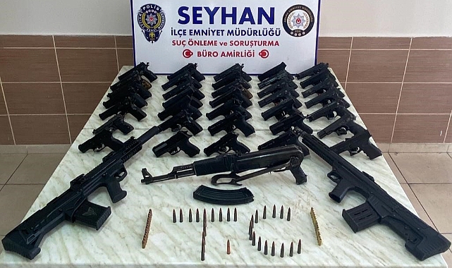 Ruhsatsız silah deposuna baskın