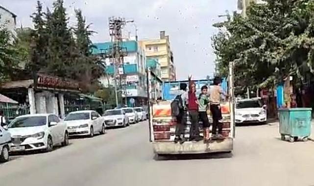 Şanlıurfa'da çocukların tehlikeli yolculuğu kamerada