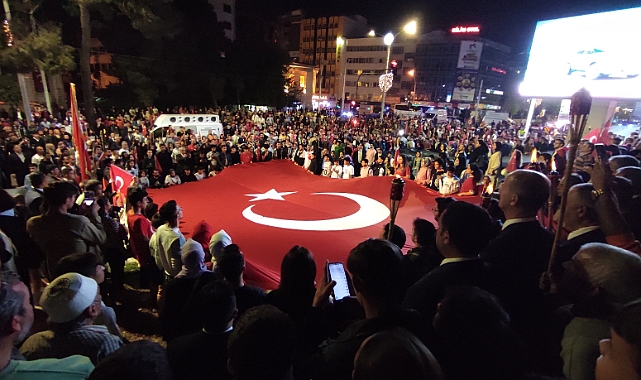 Şanlıurfa’da fener alayı yürüyüşü renkli görüntülere sahne oldu