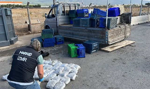 Kamyonet kasasında kilolarca uyuşturucu ele geçirildi