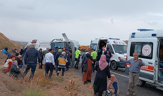 Kayseri'de midibüs devrildi: 15 yaralı