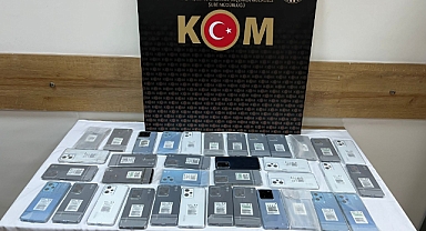 Piyasa değeri 450 bin TL olan gümrük kaçağı cep telefonu ele geçirildi