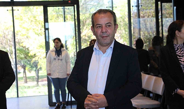 Tanju Özcan CHP’ye geri döndü: "Baba evine döndüm"