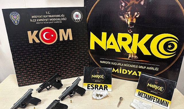 5 adet ruhsatsız tabanca ve paketler halinde uyuşturucu ele geçirildi