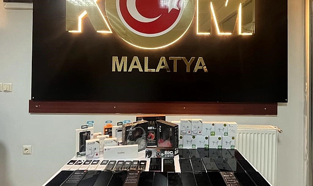 Çok sayıda kaçak cep telefonu ele geçirildi