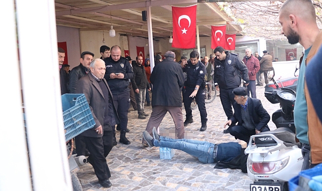 Husumetlilerin kahvehanedeki kavgası kanlı bitti
