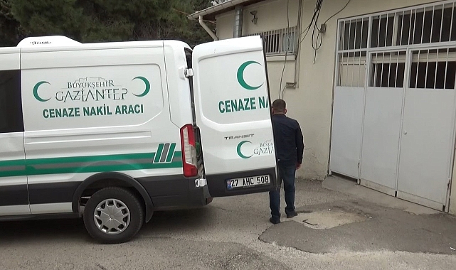Karşıya geçerken otomobilin çarptığı çocuk hayatını kaybetti