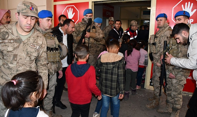 Şanlıurfa'da öğrenciler hastaneye kaldırıldı