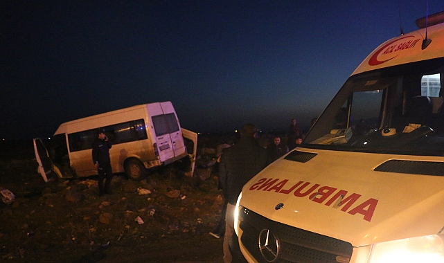 Şanlıurfa karayolunda feci kaza:Yaralılar var