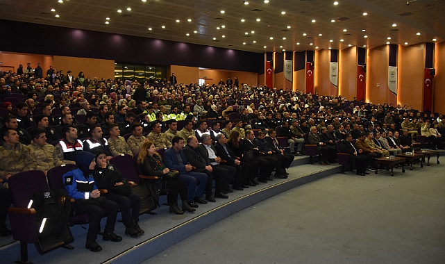 Siverek’te ‘"İnsan Olmak Mutluluğu Silahsız Paylaşmaktır" projesi tanıtımı yapıldı