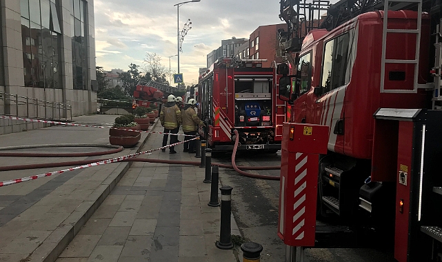 Belediyede yangın paniği: 4 kişi dumandan etkilendi