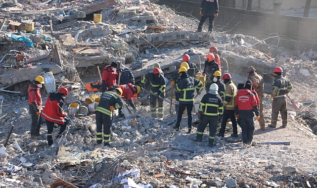 Depremde 100 kişiye mezar olan Hisami Apartmanı davasında 3 tutuklama