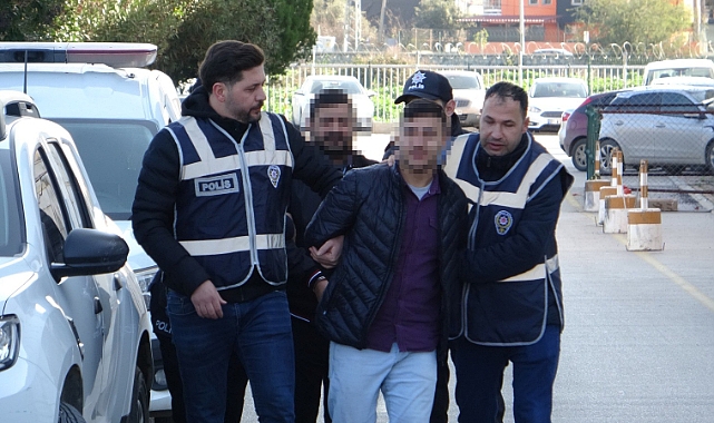 İki farklı eve baskın: 2 bin 423 uyuşturucu hap ile silahlar ele geçirildi