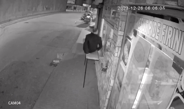 Önce fırından sadaka kutusu, sonra da motosiklet çaldı
