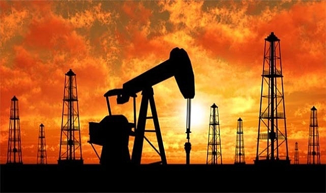 Petrol bölgesel risklerle yükselişte