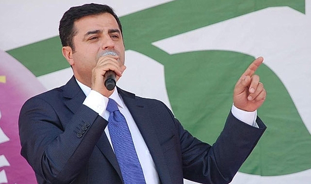 Selahattin Demirtaş hastanedeki annesini ziyaret etti