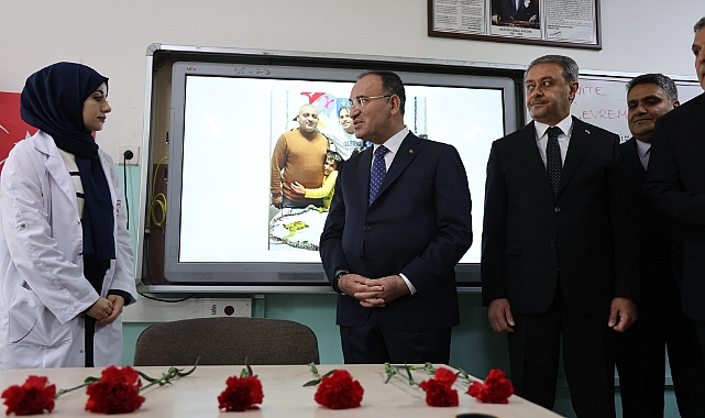 Depremde ölen öğretmen ve öğrenciler unutulmadı