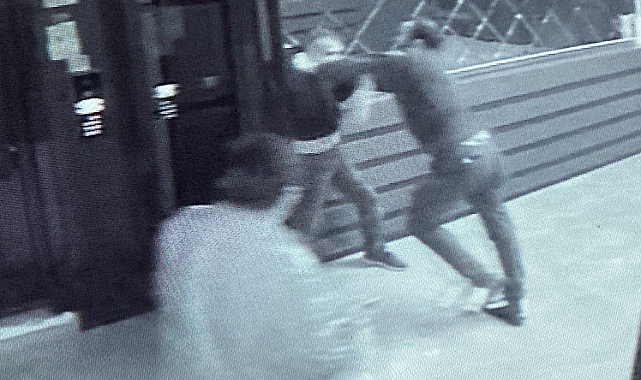 O anlar kamerada: Polis, kavga ettiği komşusunu silahla vurdu
