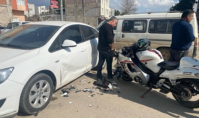 Otomobil ile motosiklet çarpıştı: 1 yaralı