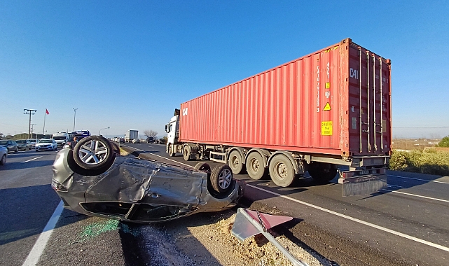 Tır ile çarpışan otomobil takla attı: 7 yaralı
