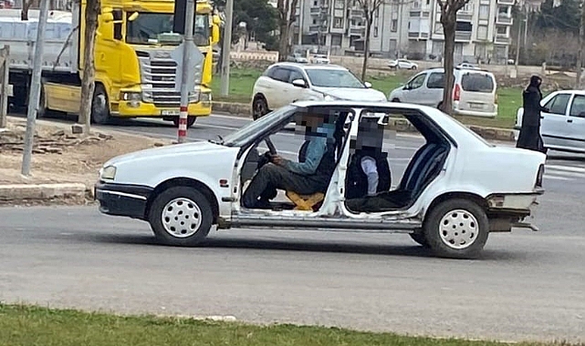 Urfa'da bakan bir daha baktı: Kapısız, koltuksuz yolculuk