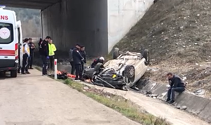 Cenaze yolunda feci kaza: 1 ölü, 1 yaralı